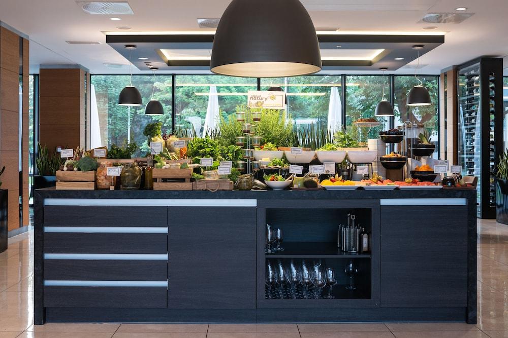 Q Hotel Plus Krakow Dış mekan fotoğraf