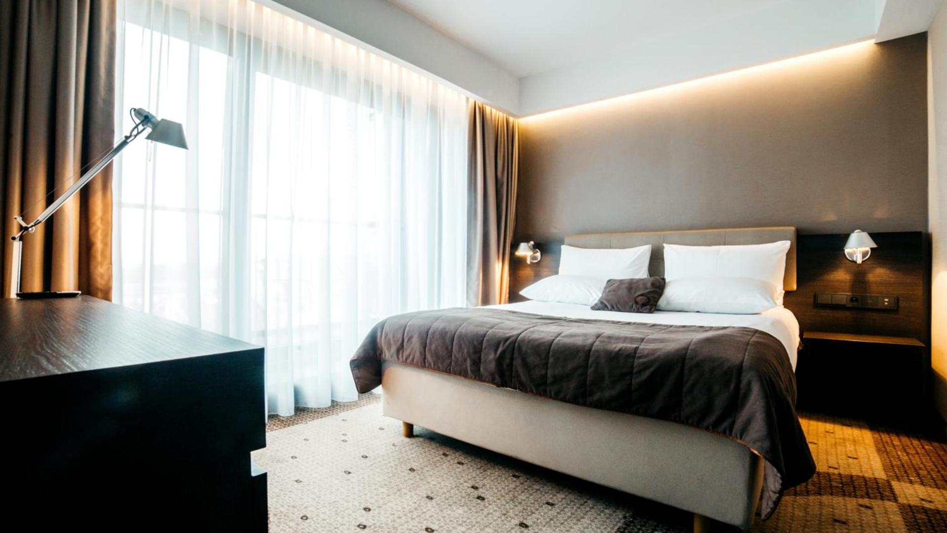 Q Hotel Plus Krakow Dış mekan fotoğraf