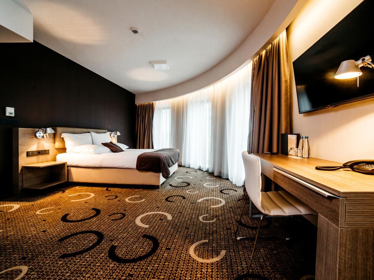 Q Hotel Plus Krakow Dış mekan fotoğraf